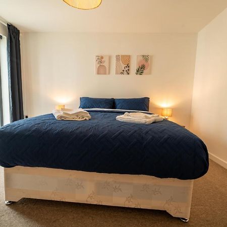 Spacious Apartment In Woking Town Centre Ngoại thất bức ảnh