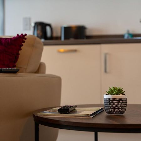 Spacious Apartment In Woking Town Centre Ngoại thất bức ảnh