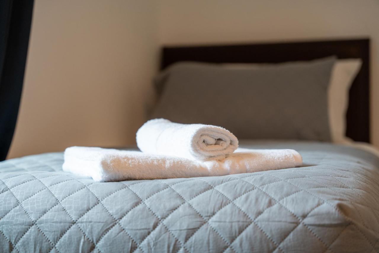 Spacious Apartment In Woking Town Centre Ngoại thất bức ảnh
