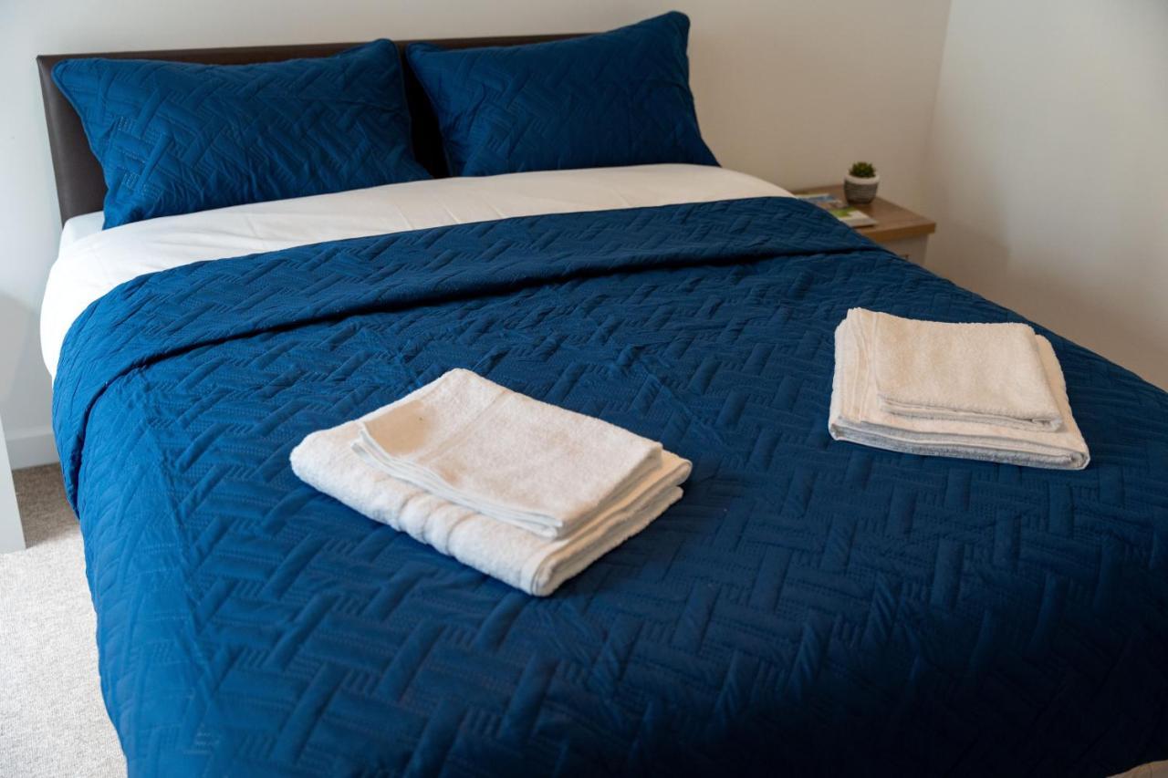 Spacious Apartment In Woking Town Centre Ngoại thất bức ảnh