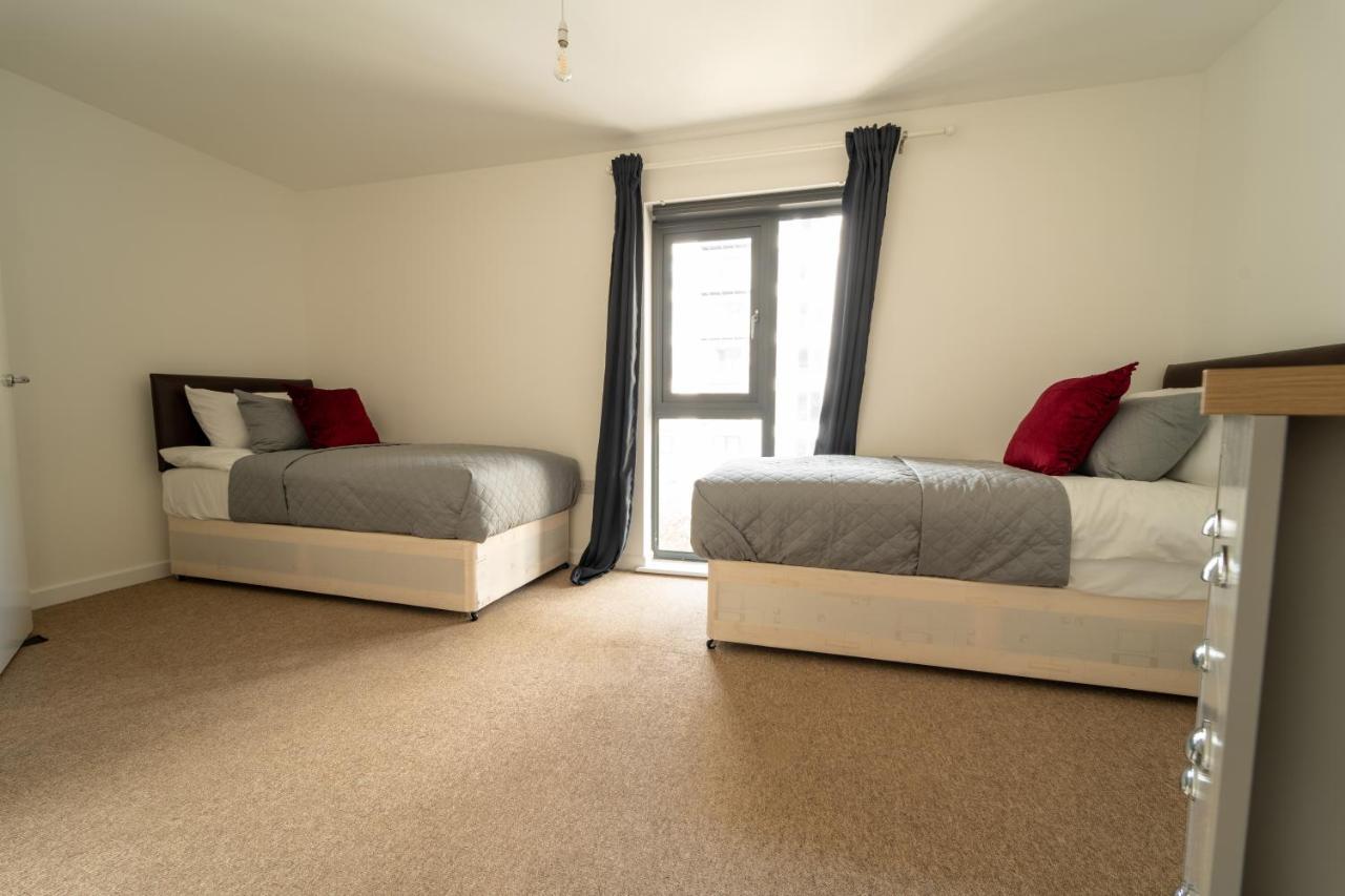 Spacious Apartment In Woking Town Centre Ngoại thất bức ảnh