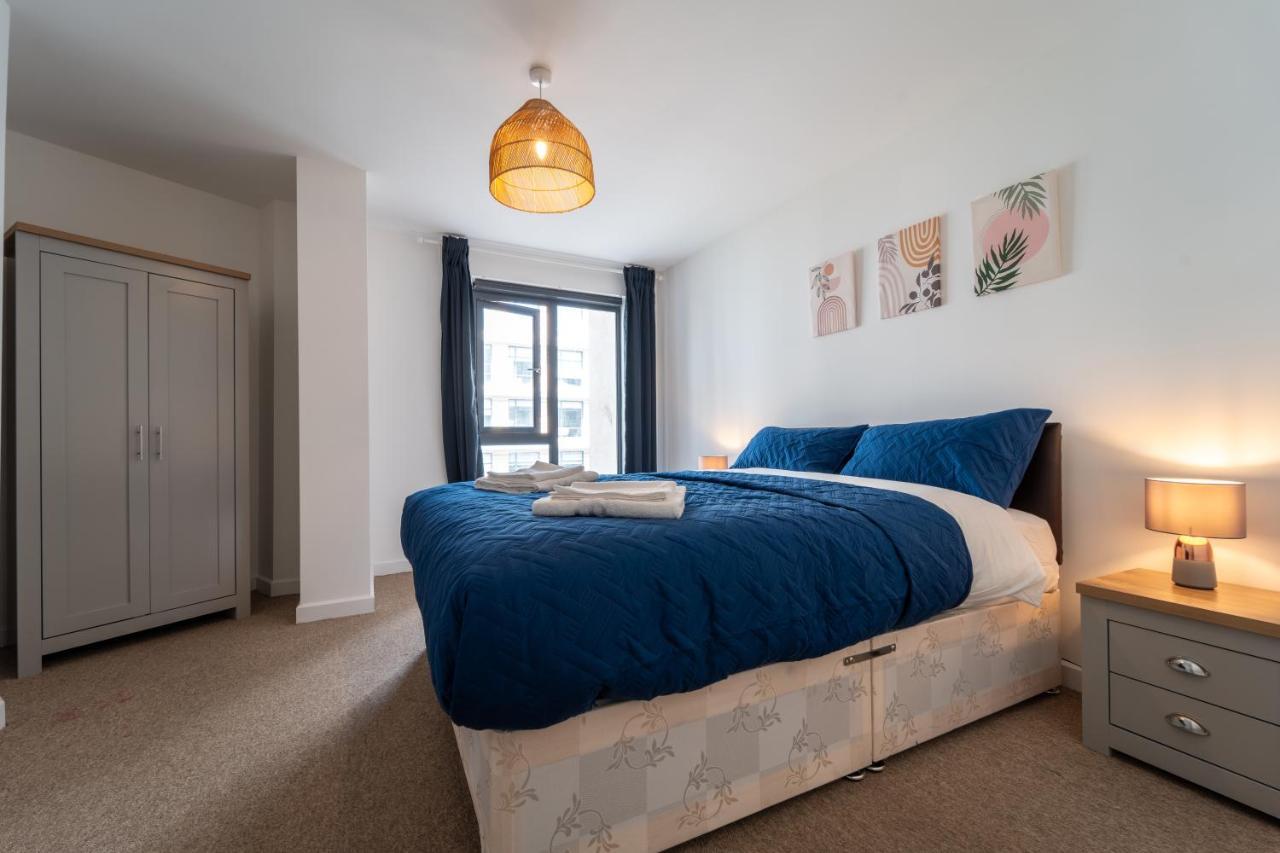 Spacious Apartment In Woking Town Centre Ngoại thất bức ảnh