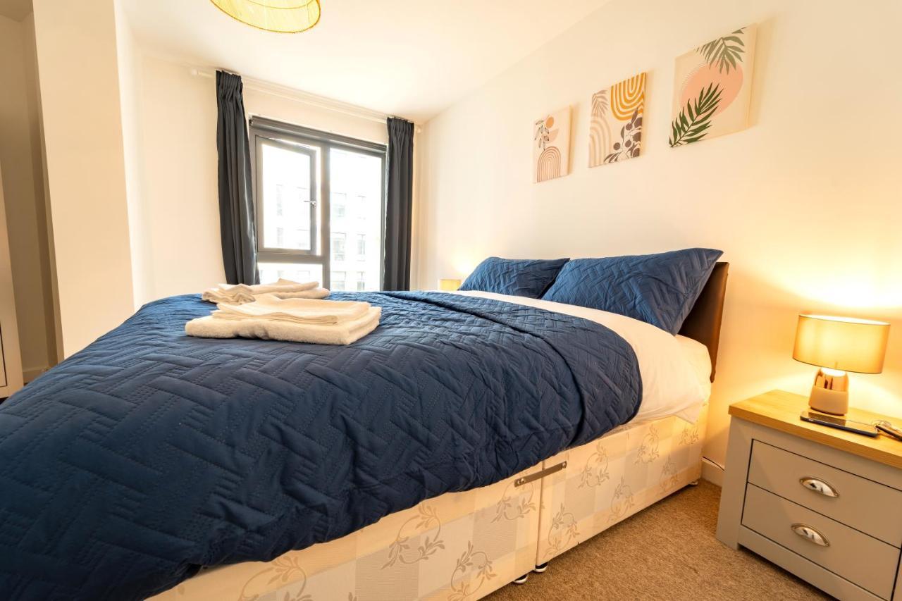 Spacious Apartment In Woking Town Centre Ngoại thất bức ảnh