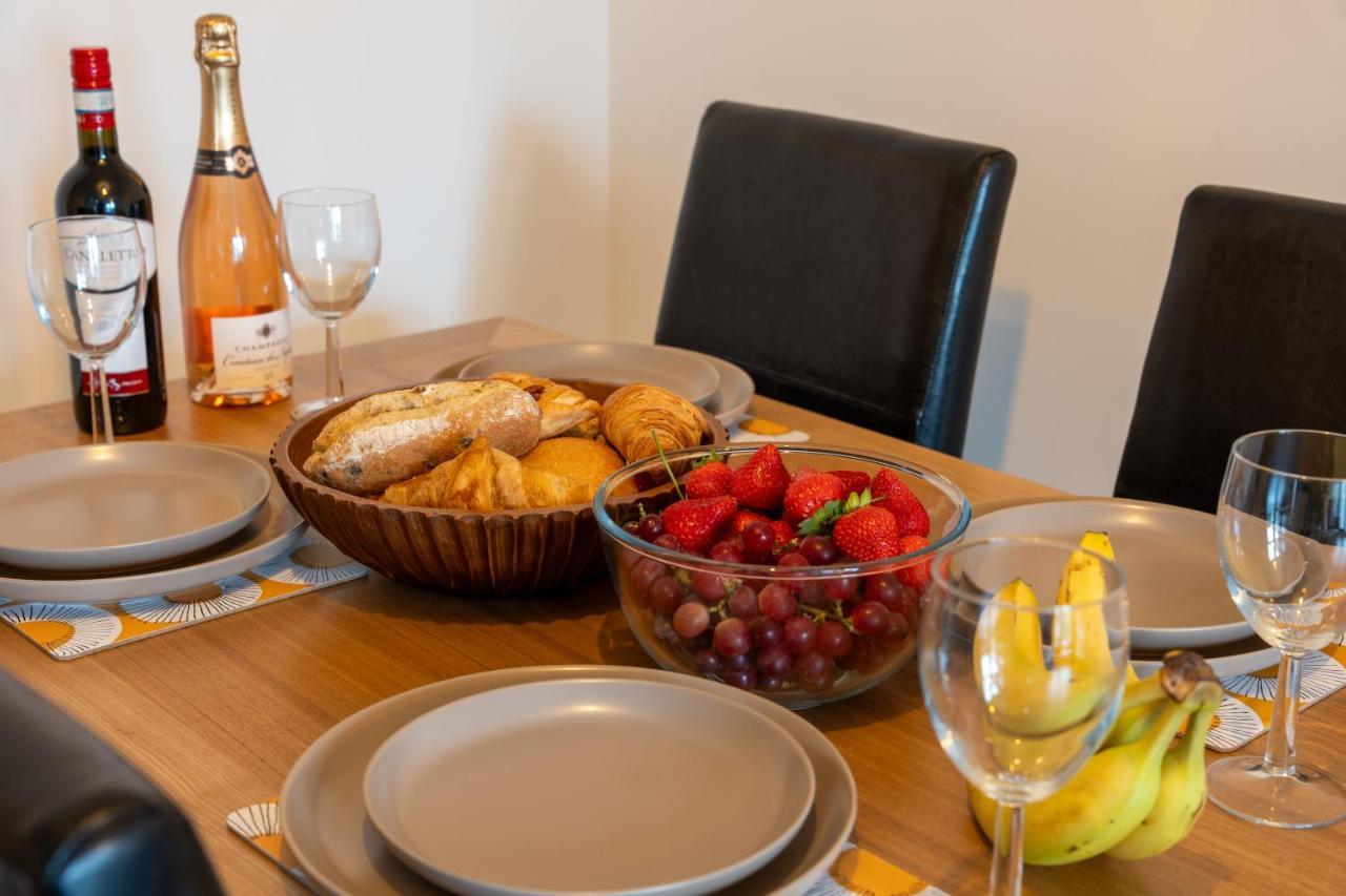 Spacious Apartment In Woking Town Centre Ngoại thất bức ảnh